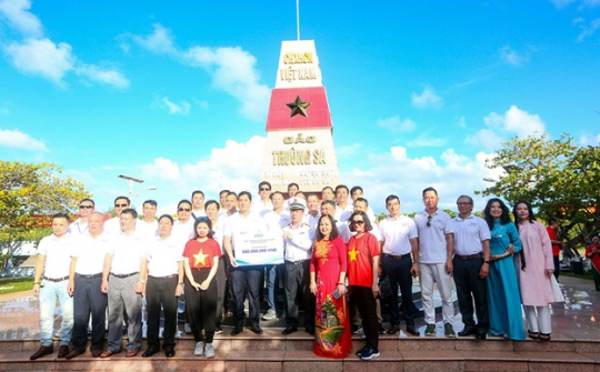 Petrolimex tham gia nhiều hoạt động ý nghĩa trong chuyến công tác Trường Sa