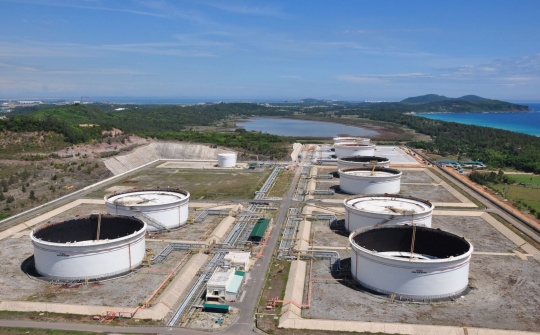 Giải pháp để “vượt khó” trong bối cảnh thị trường dầu khí biến động