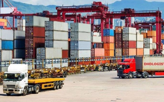 5 tháng đầu năm, xuất khẩu tăng cao hơn nhập khẩu