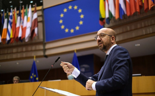 EU nhất trí cấm nhập khẩu phần lớn dầu thô từ Nga