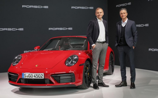 Porsche AG đầu tư vào sản xuất vật liệu pin mới
