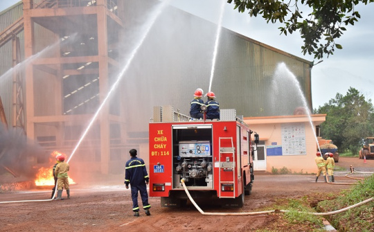 Công ty Nhôm Đắk Nông diễn tập phương án chữa cháy, cứu nạn cứu hộ