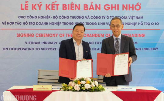 Bộ Công Thương - Toyota ký hợp tác hỗ trợ doanh nghiệp công nghiệp hỗ trợ ngành ô tô