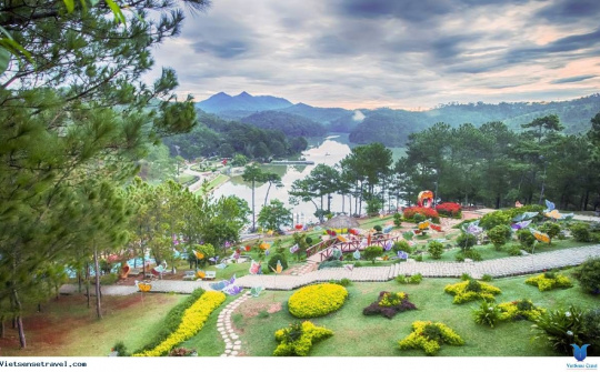 Các yếu tố ảnh hưởng đến ý định đặt phòng trực tuyến thông qua các công ty du lịch trực tuyến của du khách: Nghiên cứu tại thành phố Đà Lạt