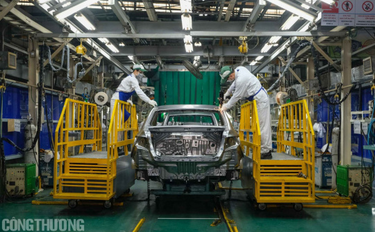 Doanh nghiệp tự tin đẩy mạnh tìm kiếm đơn hàng, sản xuất công nghiệp tháng 5 tiếp tục khởi sắc