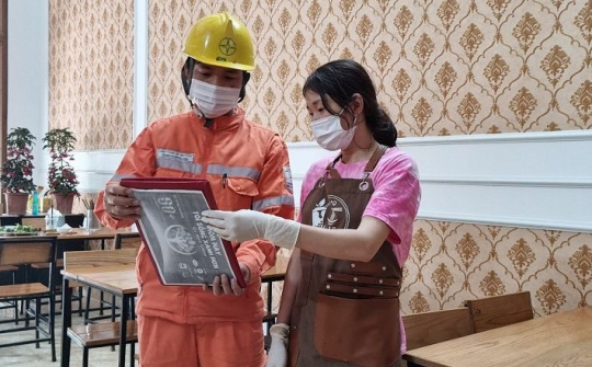 PC Vĩnh Phúc: Đồng hành cùng khách hàng hạn chế tình trạng hóa đơn tiền điện tăng cao mùa nắng nóng.