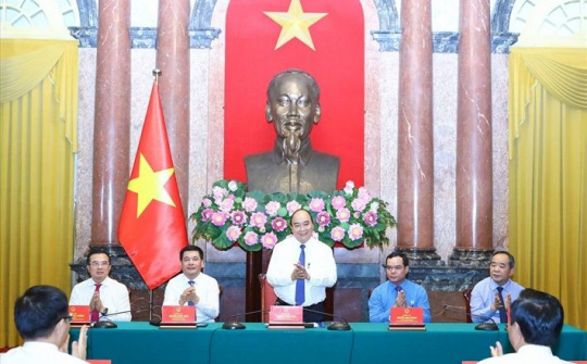 Chủ tịch nước Nguyễn Xuân Phúc gặp mặt lao động tiêu biểu ngành dầu khí