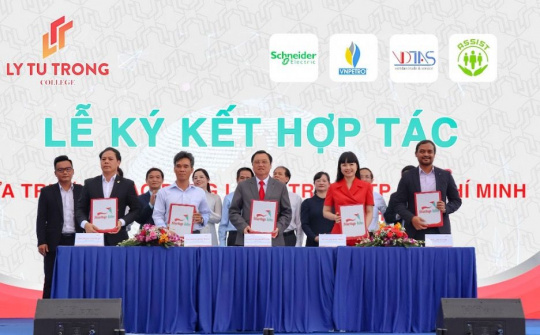 Schneider Electric Việt Nam hỗ trợ Trường Cao đẳng Lý Tự Trọng TP. Hồ Chí Minh trong đào tạo về điện và tự động hóa xanh