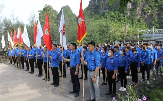 Tuổi trẻ TKV ra quân hưởng ứng Ngày môi trường Thế giới