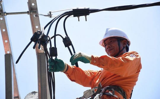 Ước tính điện năng tiêu thụ trên hệ sinh thái chăm sóc khách hàng của EVNHANOI