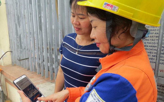 Tỷ lệ tiền điện thanh toán không dùng tiền mặt toàn EVN đạt 96,97%