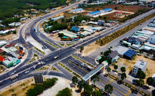 Bình Dương: Công nghiệp - Xây dựng tiếp tục là động lực dẫn dắt tăng trưởng