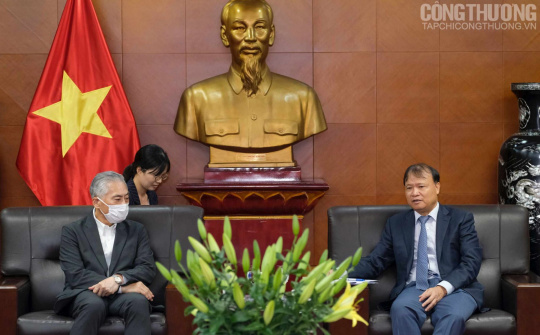 Bộ Công Thương kết nối nhà cung cấp Việt vào chuỗi cung ứng dệt may của Uniqlo