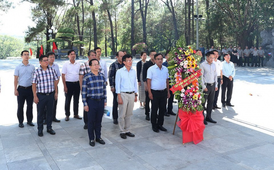 EVN dâng hương tại Nghĩa trang Liệt sỹ Quốc gia Trường Sơn