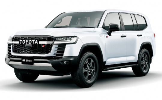 Toyota Land Cruiser 300 GR Sport 2022 ra mắt, giá từ 65.320 USD