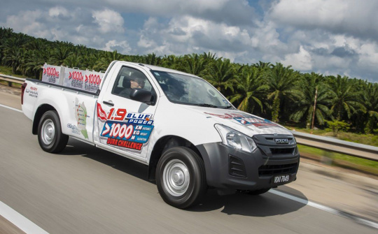 Isuzu D-Max 2021 ra mắt bản mới tại Việt Nam, giá rẻ bất ngờ