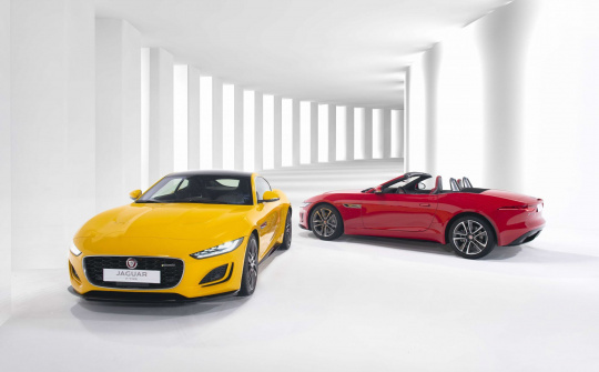 Khám phá Jaguar F-Type 2021 vừa ra mắt tại Việt Nam chỉ với một cú máy