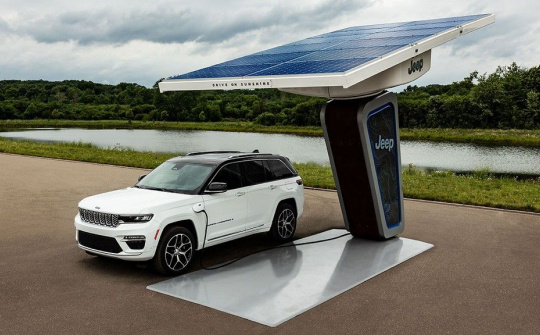 Jeep Grand Cherokee 2022 lộ diện: Thêm một biến thể plug-in-hybrid 4xe