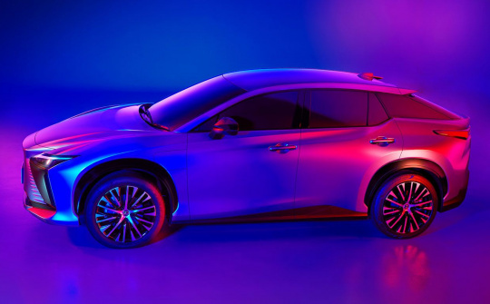 Lexus RZ 450e 2022: Tân binh đầu tiên trong đội hình xe điện chiến lược mới của Lexus