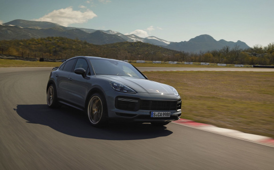 Porsche Cayenne Turbo GT ra mắt tại Việt Nam: SUV siêu nhanh giá 12,25 tỷ đồng
