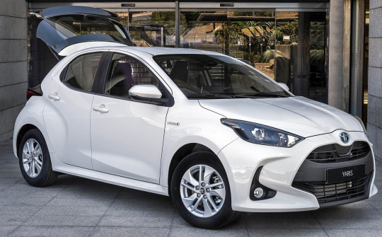 Xe độc, lạ: Toyota Yaris phiên bản Hybrid Van
