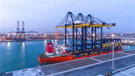 Nghiên cứu hiệu suất khai thác cảng container Việt Nam thông qua một số chỉ tiêu đánh giá