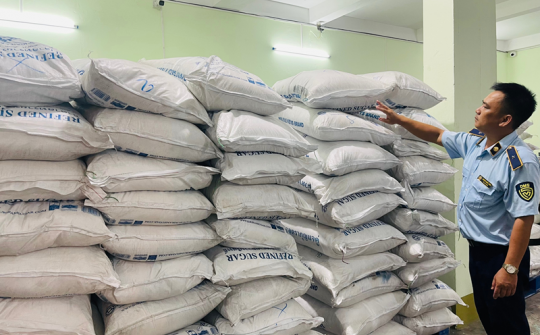 Tạm giữ 79 tấn đường cát do Thái Lan sản xuất đang trên đường vận chuyển tiêu thụ