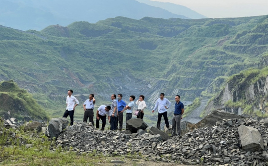 Đẩy mạnh nghiên cứu ứng dụng khoa học và công nghệ trong lĩnh vực khai thác, chế biến sâu quặng apatit