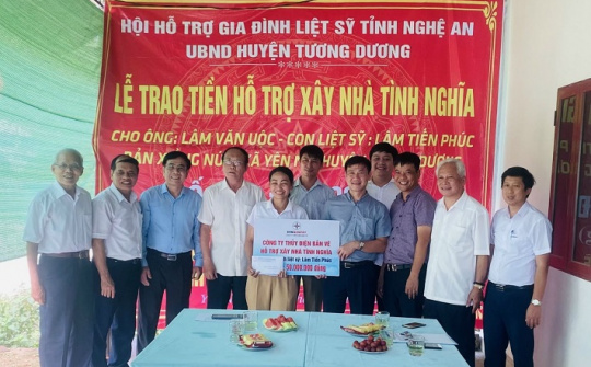 Hỗ trợ máy tính và kinh phí xây nhà tình nghĩa cho người dân huyện Tương Dương – tỉnh Nghệ An