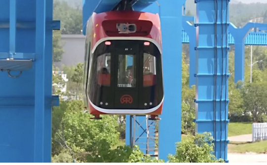 Trung Quốc ra mắt "Tàu điện trên cao" không dùng điện