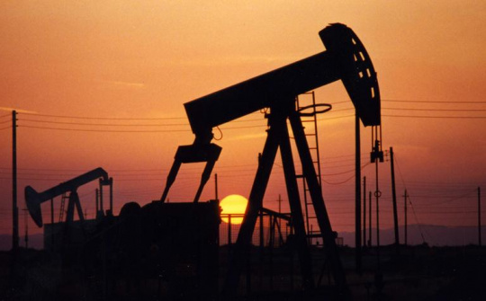 Giá dầu thô tăng trước thêm phiên họp quan trong của OPEC+