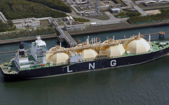 Giá LNG tăng đột biến khiến nhiều nước châu Á đối mặt khủng hoảng năng lượng