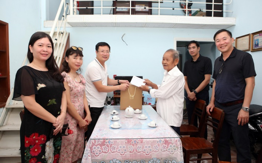 Vinataba thăm và tặng quà thương binh nặng nhân ngày Thương binh Liệt sĩ 27/7