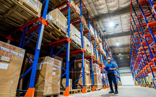 Các nhân tố ảnh hưởng đến sự hài lòng của khách hàng đối với dịch vụ kho ngoại quan tại các Công ty Cổ phần Vận tải và Dịch vụ Hàng hải Việt Nam