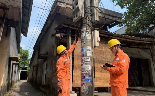 Nhiều giải pháp ngăn ngừa vi phạm sử dụng điện tại Điện lực Kim Thành