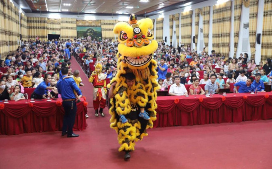 Vui Tết trung thu cùng con em CBCNV Công ty Supe Lâm Thao