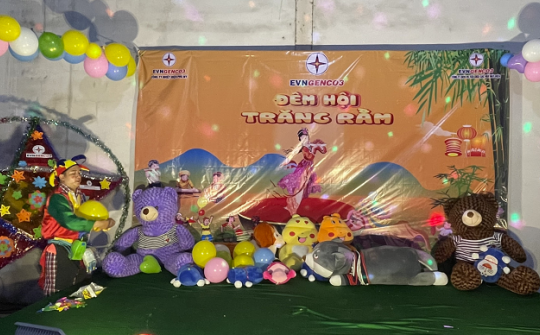 Ấm áp đêm hội trăng rằm cùng thiếu nhi con CBCNV tại Nhiệt điện Phú Mỹ