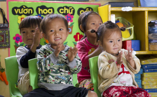 Niềm vui của những đứa trẻ ở Xà Hồ
