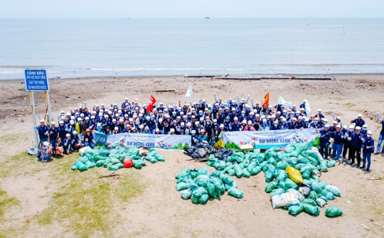 Nestlé Việt Nam tham gia làm sạch bãi biển, giảm thiểu rác thải đại dương