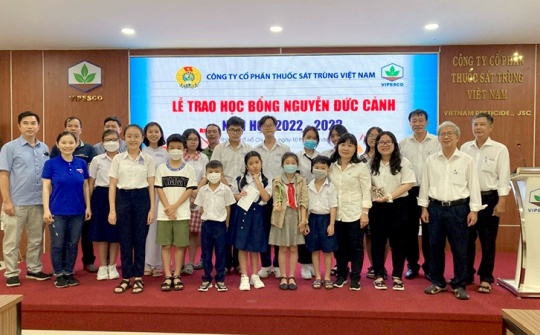 Công đoàn Công ty CP Thuốc Sát trùng Việt Nam: Trao 36 suất học bổng Nguyễn Đức Cảnh năm học 2022-2023