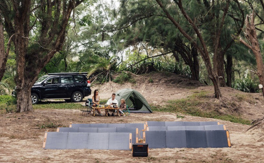 Sạc nhanh bằng pin năng lượng mặt trời di động