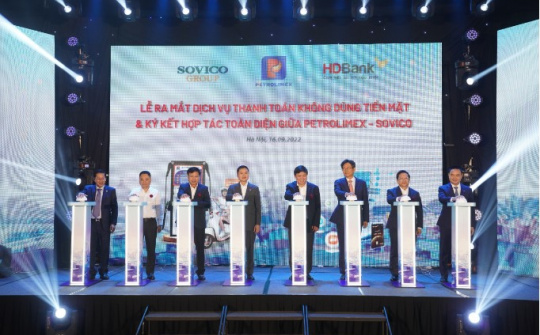 Petrolimex ra mắt dịch vụ thanh toán không dùng tiền mặt