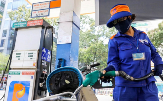 Đề nghị giảm đến 50% thuế TTĐB với xăng, thuế GTGT với xăng, dầu