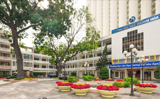 Nghiên cứu các yếu tố ảnh hưởng đến sự hài lòng của sinh viên Khoa Du lịch đối với chất lượng dịch vụ đào tạo tại Trường Đại học Khánh Hòa