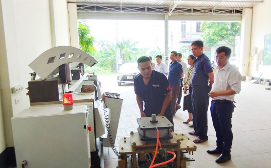Vĩnh Phúc: Nghiệm thu đề án “Hỗ trợ kinh phí đầu tư máy móc thiết bị tiên tiến trong sản xuất cửa nhôm”