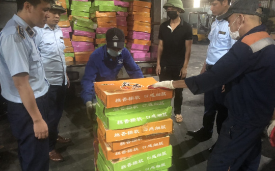 Hưng Yên: Tiêu hủy gần 18.000 chiếc bánh trung thu không rõ nguồn gốc, xuất xứ