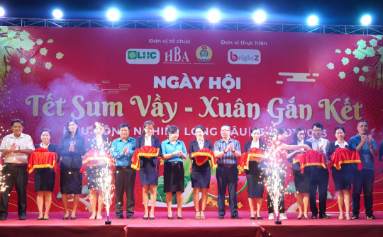 Long An: Hơn 30.000 xuất quà chăm lo “Tết Sum vầy - Xuân gắn kết”