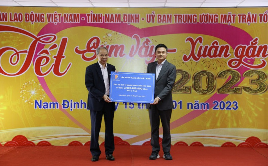 Petrolimex ủng hộ 2 tỷ đồng trong chương trình “Tết Sum vầy - Xuân gắn kết”