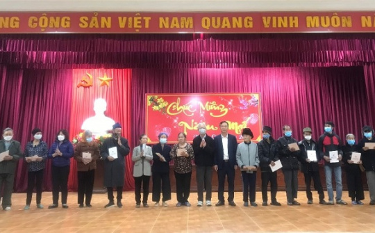 Hơn 200 suất quà Tết đến với gia đình chính sách, hoàn cảnh khó khăn ở Thái Bình