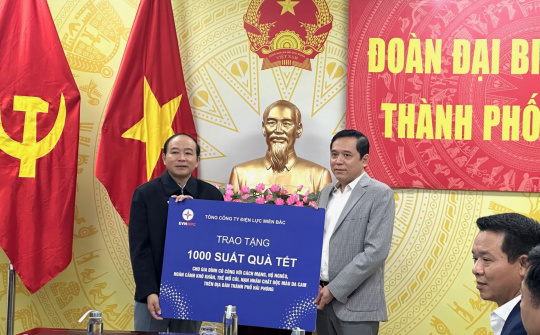 EVNNPC phối hợp tặng 1000 suất quà cho các hoàn cảnh khó khăn tại Hải Phòng